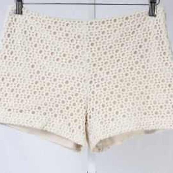 Banana Republic Cream Crochet Shorts Sz 8 - Picture 2 of 8